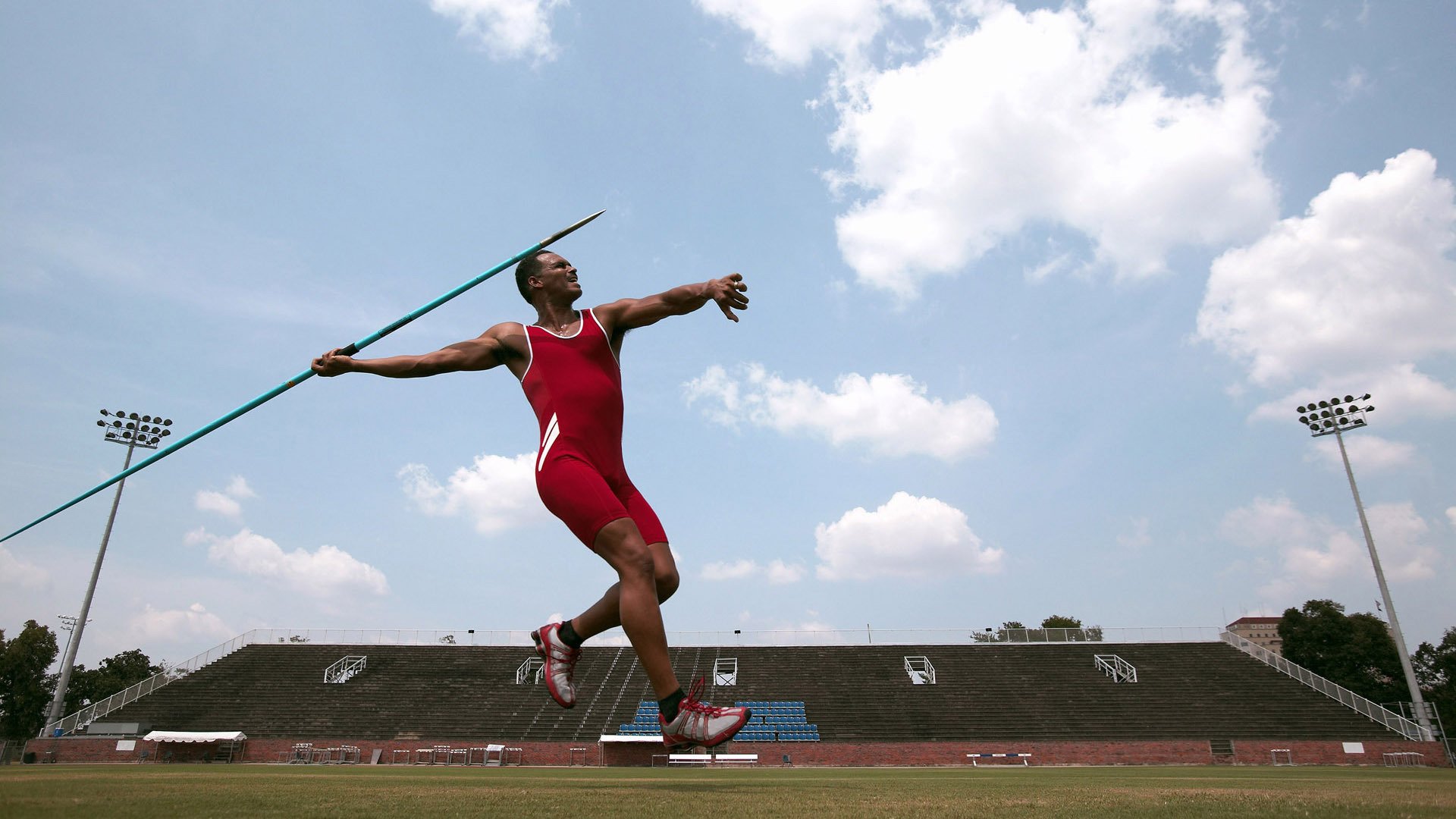 中国运动员在国际举重比赛中收获金牌数创新高,中国举重运动员在国外很火